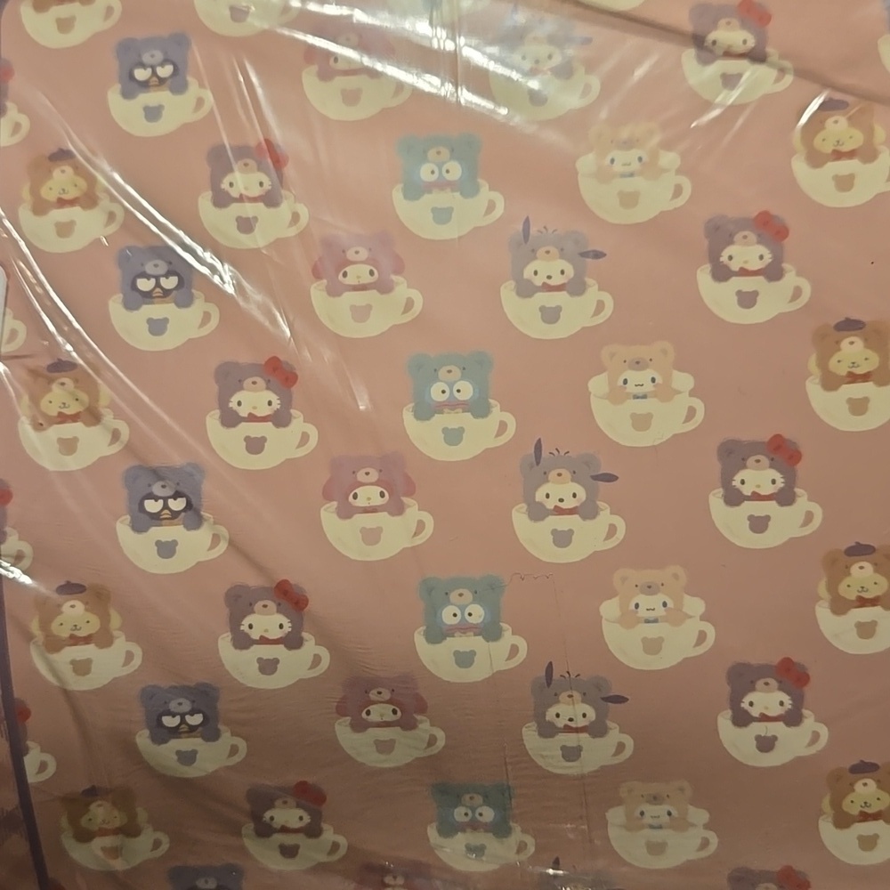 Hello Kitty and Friends Plush Throw - 60in X 45in (152cm X 114cm) - Picture 3 of 4